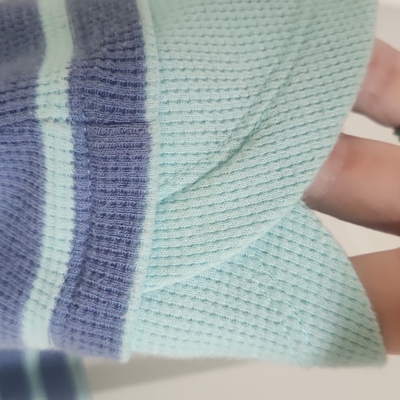 Top - Picture 2 of 4